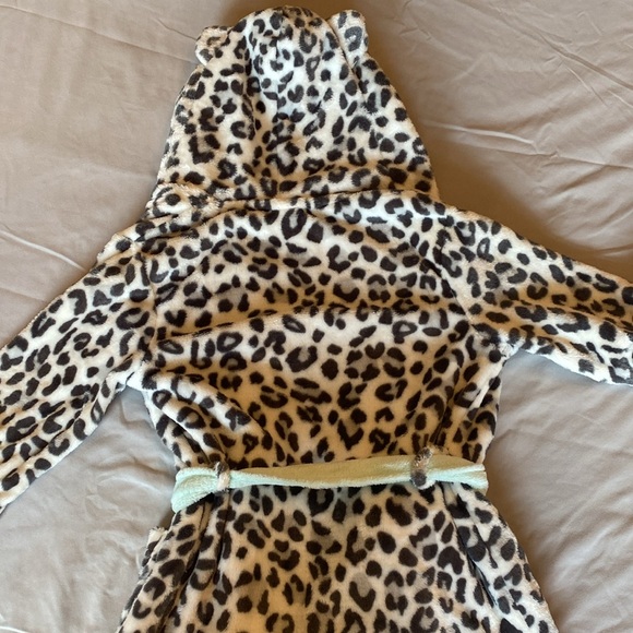 Car & Jack size XS 4-5 robe with hood and sleep romper with hood. Extremely soft - Picture 7 of 10